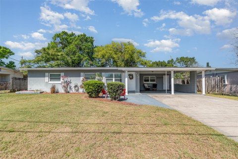 House in Titusville, Florida 3 bedrooms, 111.11 sq.m. № 1608810 - photo 1