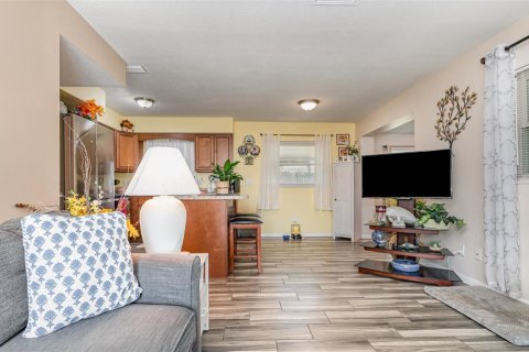 House in Titusville, Florida 3 bedrooms, 111.11 sq.m. № 1608810 - photo 8