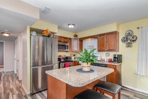 House in Titusville, Florida 3 bedrooms, 111.11 sq.m. № 1608810 - photo 11