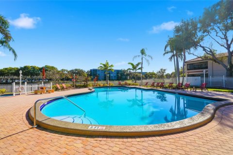 Adosado en venta en Pembroke Pines, Florida, 2 dormitorios, 101.08 m2 № 1998469 - foto 26