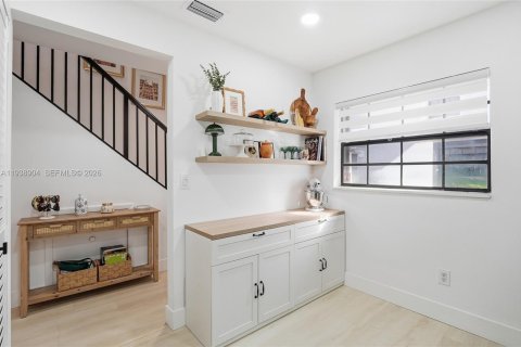 Adosado en venta en Pembroke Pines, Florida, 2 dormitorios, 101.08 m2 № 1998469 - foto 6