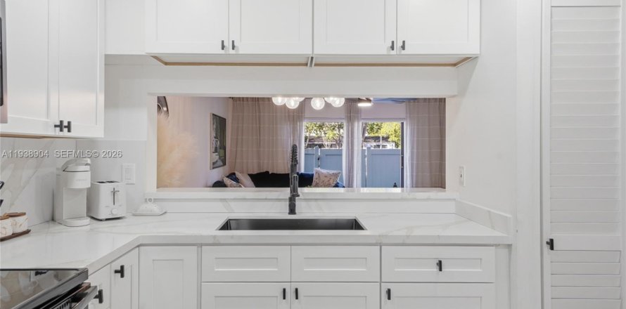 Adosado en Pembroke Pines, Florida 2 dormitorios, 101.08 m2 № 1998469