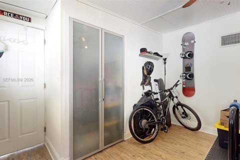 House in Fort Lauderdale, Florida 3 bedrooms, 120.77 sq.m. № 2015835 - photo 30