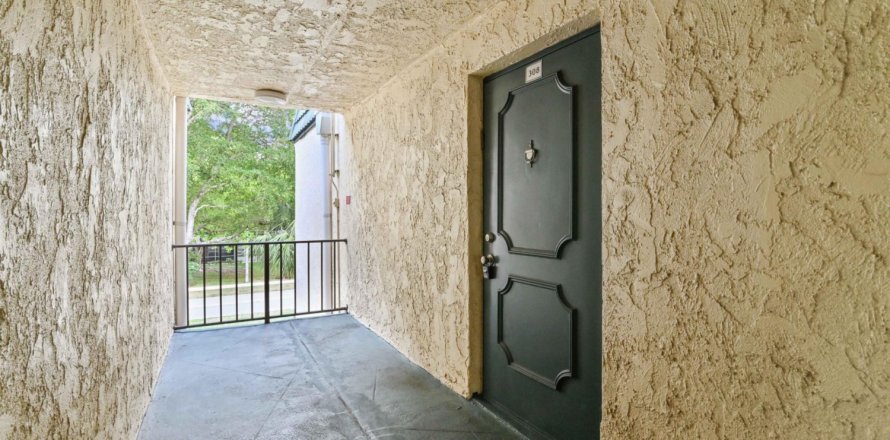 Condominio en Tamarac, Florida, 2 dormitorios № 1228713