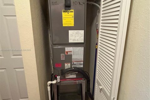 Adosado en venta en Plantation, Florida, 4 dormitorios, 185.06 m2 № 1930647 - foto 17