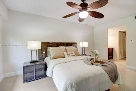 Condo in Pembroke Pines, Florida, 1 bedroom  № 1979099 - photo 8