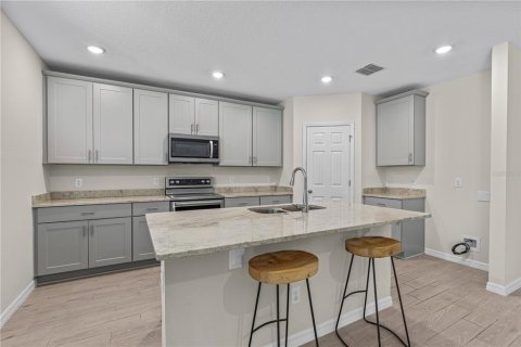 House in New Smyrna Beach, Florida 4 bedrooms, 251.02 sq.m. № 2419717 - photo 22
