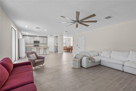 House in New Smyrna Beach, Florida 4 bedrooms, 251.02 sq.m. № 2419717 - photo 20