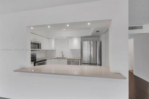 Condo in Fort Lauderdale, Florida, 1 bedroom  № 2368067 - photo 15