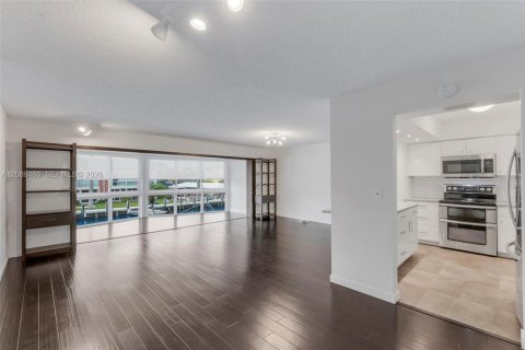 Condo in Fort Lauderdale, Florida, 1 bedroom  № 2368067 - photo 17