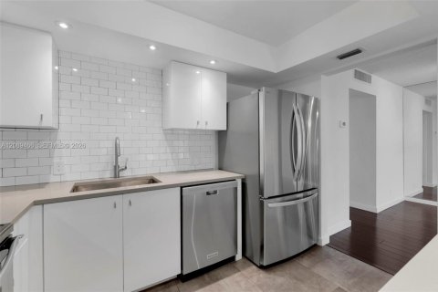 Condo in Fort Lauderdale, Florida, 1 bedroom  № 2368067 - photo 12
