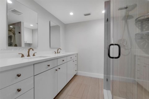 Condo in Fort Lauderdale, Florida, 1 bedroom  № 2368067 - photo 26