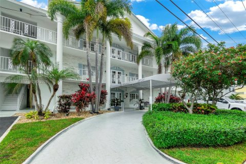 Condo in Fort Lauderdale, Florida, 1 bedroom  № 2368067 - photo 9