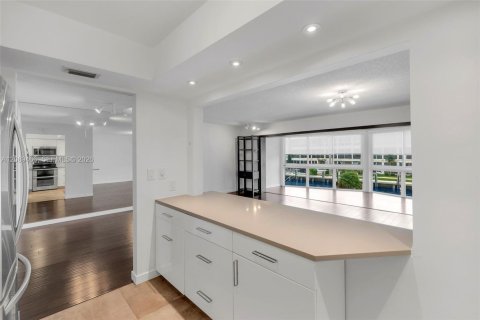 Condo in Fort Lauderdale, Florida, 1 bedroom  № 2368067 - photo 11