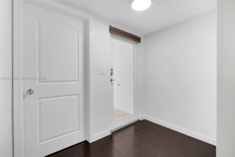 Condo in Fort Lauderdale, Florida, 1 bedroom  № 2368067 - photo 24