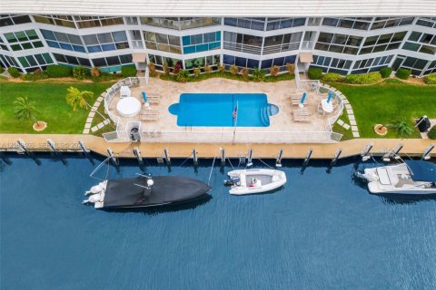 Condo in Fort Lauderdale, Florida, 1 bedroom  № 2368067 - photo 2