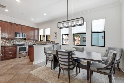 Condo in Tampa, Florida, 3 bedrooms  № 2229881 - photo 3