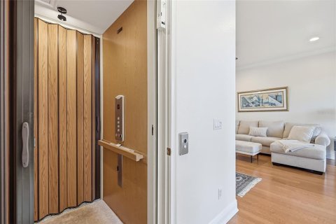 Condo in Tampa, Florida, 3 bedrooms  № 2229881 - photo 12