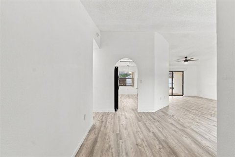 Casa en venta en Spring Hill, Florida, 3 dormitorios, 155.15 m2 № 2410103 - foto 4