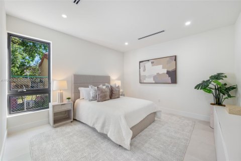 Купить виллу или дом в Майами, Флорида 4 спальни, 327.76м2, № 1971320 - фото 16