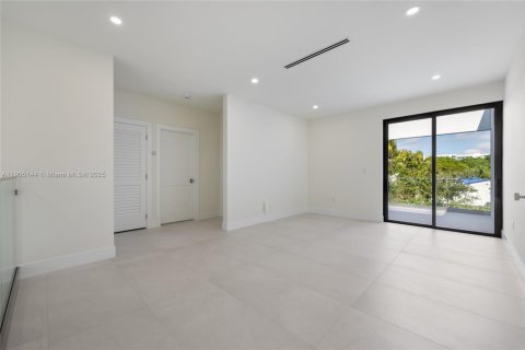 Купить виллу или дом в Майами, Флорида 4 спальни, 327.76м2, № 1971320 - фото 19