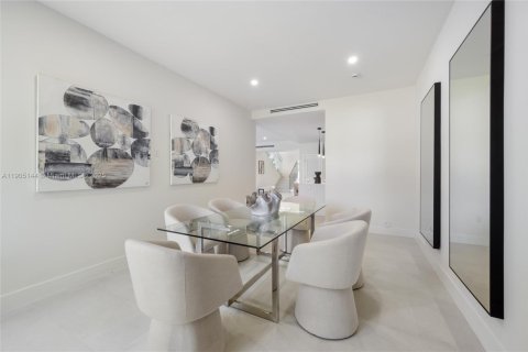 Купить виллу или дом в Майами, Флорида 4 спальни, 327.76м2, № 1971320 - фото 10