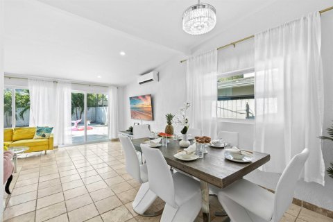Villa ou maison à vendre à Fort Lauderdale, Floride: 3 chambres, 135.08 m2 № 2336045 - photo 5