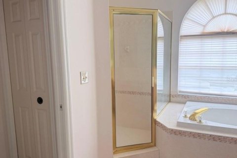 Villa ou maison à louer à Tampa, Floride: 4 chambres, 218.88 m2 № 2297178 - photo 11