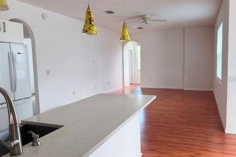 Villa ou maison à louer à Tampa, Floride: 4 chambres, 218.88 m2 № 2297178 - photo 15