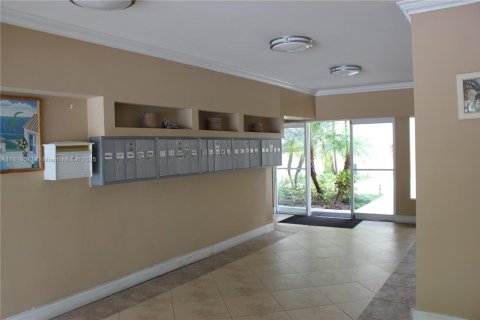 Condominio en alquiler en Bay Harbor Islands, Florida, 1 dormitorio, 73.3 m2 № 1775187 - foto 10