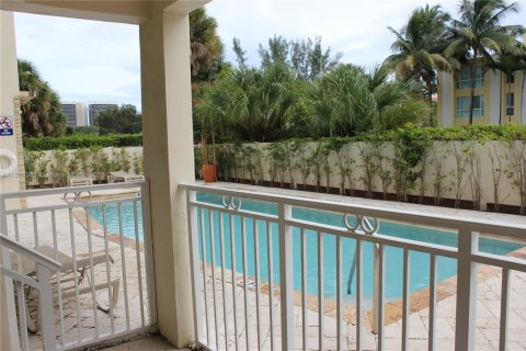 Condominio en alquiler en Bay Harbor Islands, Florida, 1 dormitorio, 73.3 m2 № 1775187 - foto 14