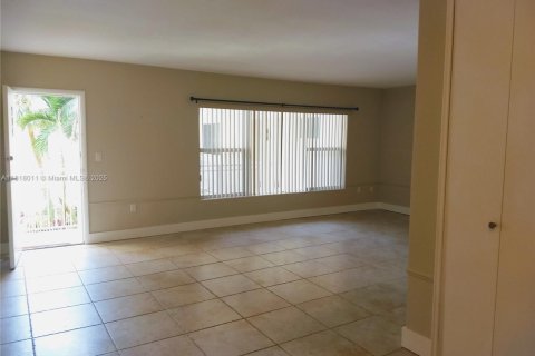 Condominio en alquiler en Bay Harbor Islands, Florida, 1 dormitorio, 73.3 m2 № 1775187 - foto 5
