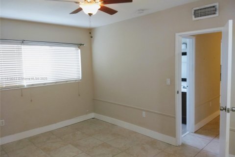Condominio en alquiler en Bay Harbor Islands, Florida, 1 dormitorio, 73.3 m2 № 1775187 - foto 8