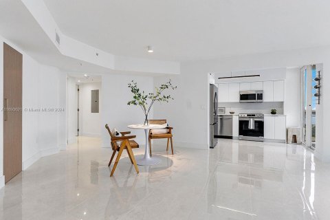 Condo in Miami Beach, Florida, 2 bedrooms  № 1705786 - photo 19