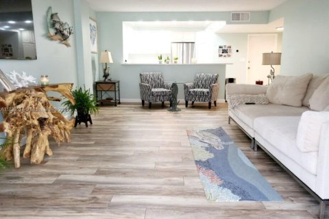Copropriété à vendre à Hillsboro Beach, Floride: 1 chambre, 87.33 m2 № 1936976 - photo 10