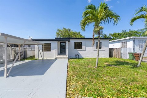 Villa ou maison à Hialeah, Floride 3 chambres № 2039163