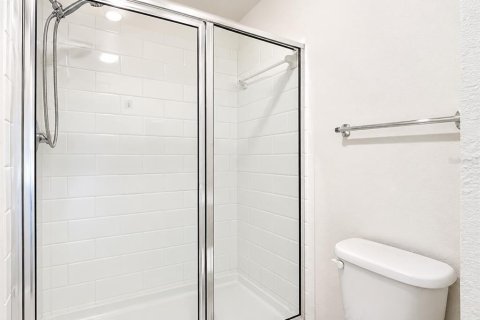 Townhouse in Tampa, Florida 3 bedrooms, 169.27 sq.m. № 2425496 - photo 16