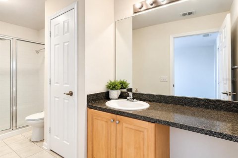 Townhouse in Tampa, Florida 3 bedrooms, 169.27 sq.m. № 2425496 - photo 12