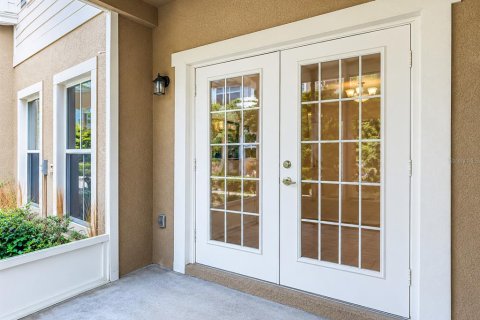 Townhouse in Tampa, Florida 3 bedrooms, 169.27 sq.m. № 2425496 - photo 3