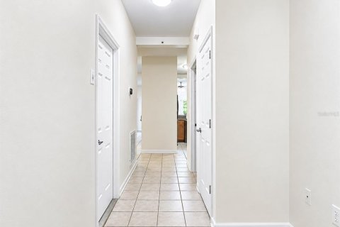 Townhouse in Tampa, Florida 3 bedrooms, 169.27 sq.m. № 2425496 - photo 8