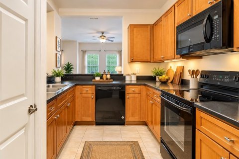 Townhouse in Tampa, Florida 3 bedrooms, 169.27 sq.m. № 2425496 - photo 6