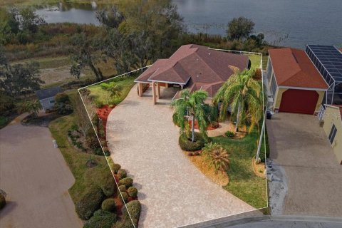 House in Polk City, Florida 3 bedrooms, 179.86 sq.m. № 2206093 - photo 10
