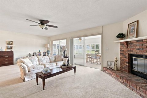 Villa ou maison à vendre à Daytona Beach, Floride: 3 chambres, 193.98 m2 № 2389277 - photo 15