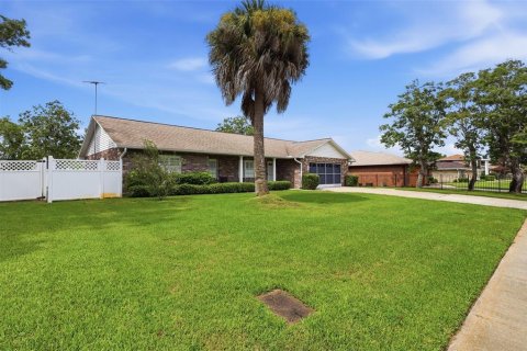 Villa ou maison à vendre à Daytona Beach, Floride: 3 chambres, 193.98 m2 № 2389277 - photo 5