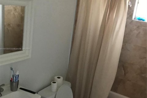 Copropriété à vendre à North Miami Beach, Floride: 2 chambres, 103.12 m2 № 1968769 - photo 12