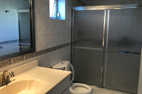 Copropriété à vendre à North Miami Beach, Floride: 2 chambres, 103.12 m2 № 1968769 - photo 11