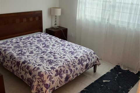 Condominio en venta en North Miami Beach, Florida, 2 dormitorios, 103.12 m2 № 1968769 - foto 14