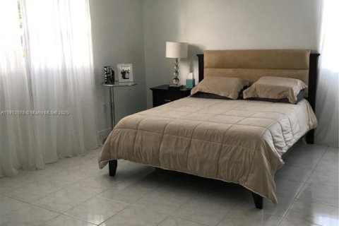 Copropriété à vendre à North Miami Beach, Floride: 2 chambres, 103.12 m2 № 1968769 - photo 9