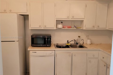 Condominio en alquiler en Hollywood, Florida, 2 dormitorios, 102.19 m2 № 1898169 - foto 7
