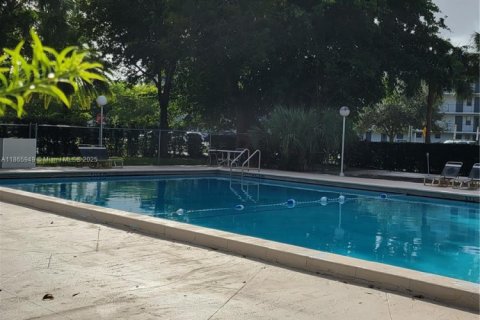 Condominio en alquiler en Hollywood, Florida, 2 dormitorios, 102.19 m2 № 1898169 - foto 30